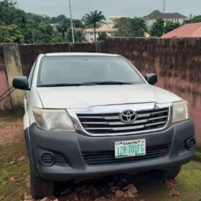 TOYOTA HILUX 2014(RSH 632 RE)