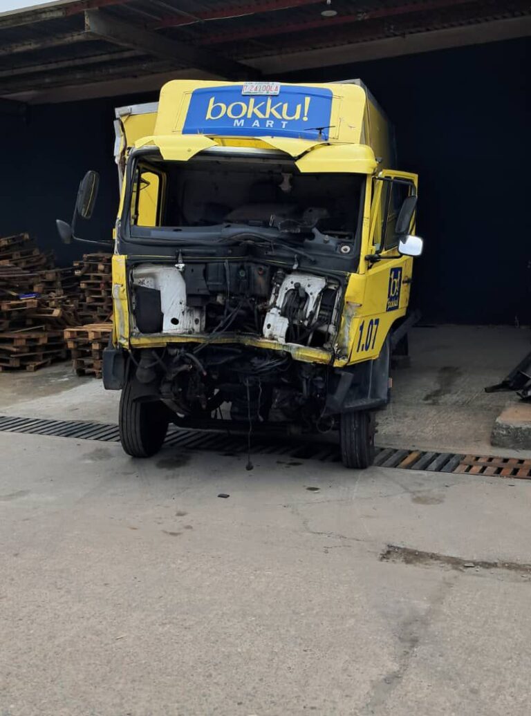 MERCEDES BENZ 814 (T24100LA)