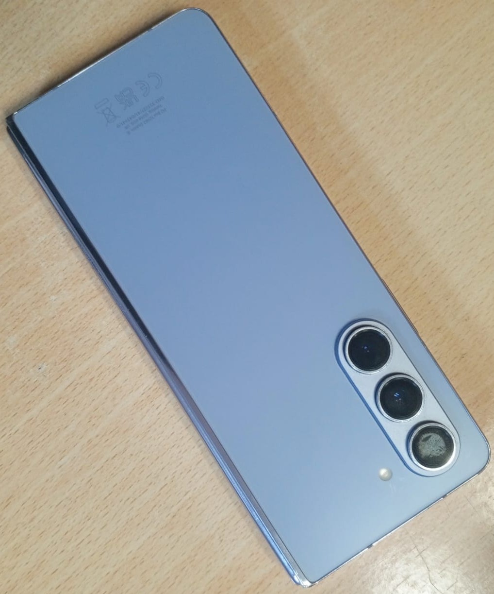 DAMAGED INNER SCREEN FOR SAMSUNG FOLD 5