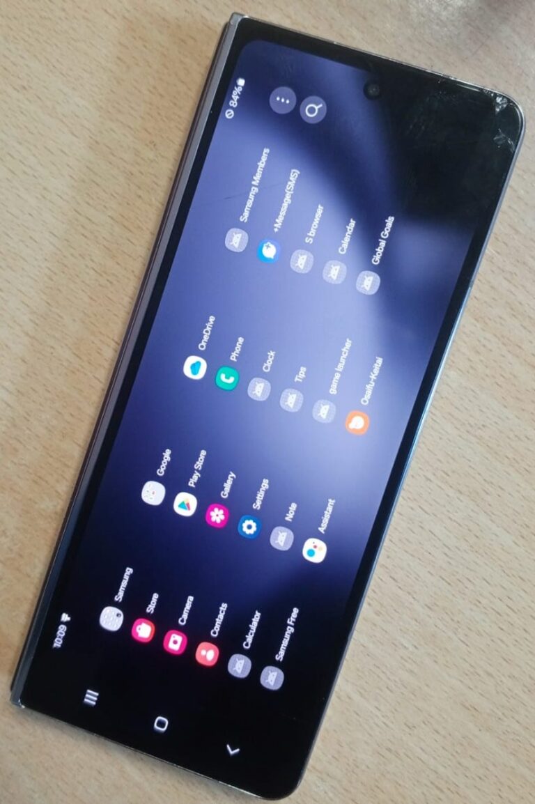 DAMAGED INNER SCREEN FOR SAMSUNG FOLD 5