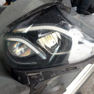 DAMAGED HEADLAMP – RHS- OF MERCEDES BENZ