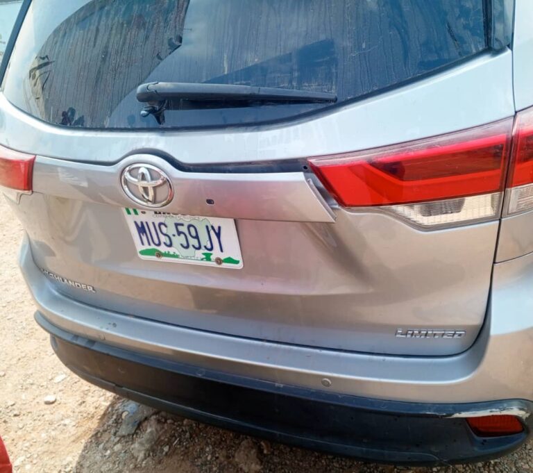 TOYOTA HIGHLANDER (MUS59JY)