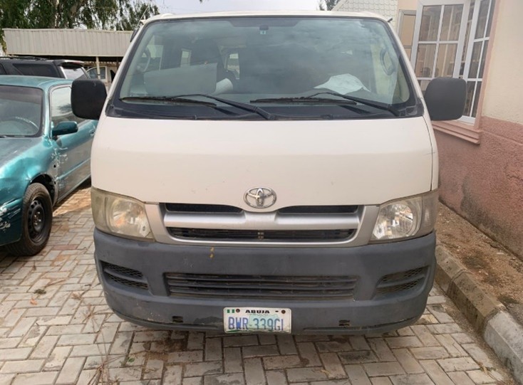 TOYOTA HIACE BUS (1998)