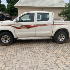 TOYOTA HILUX PICKUP (2013)