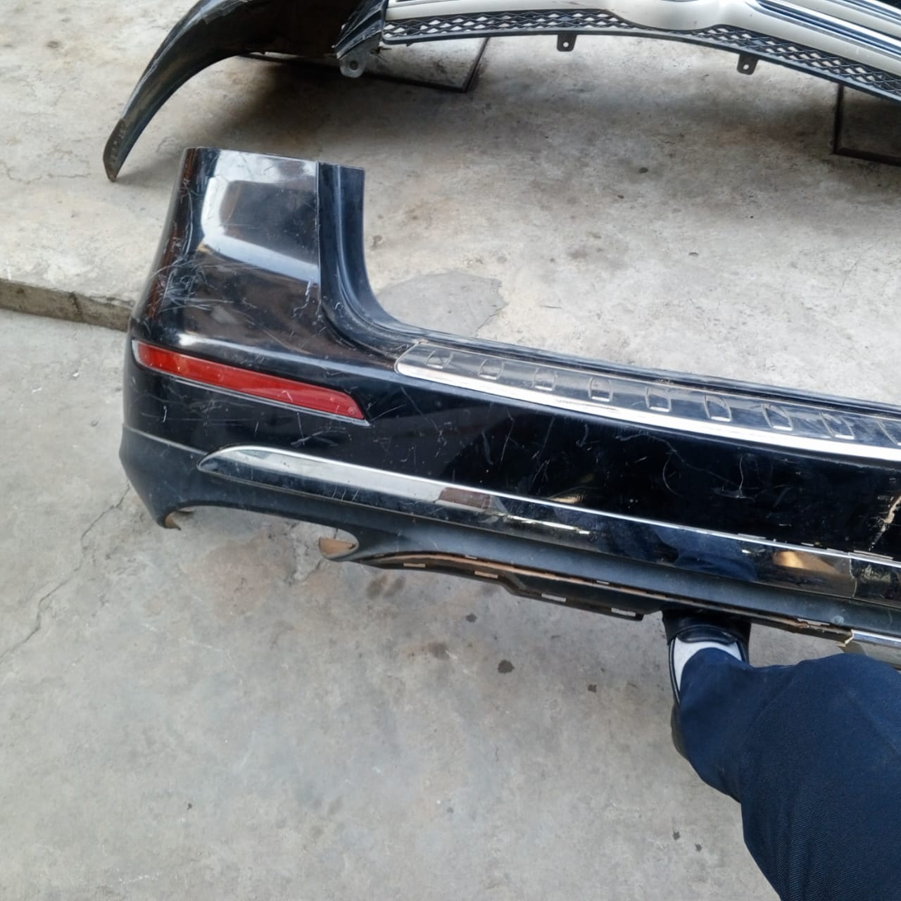DAMAGED MERCEDES BENZ BUMPER