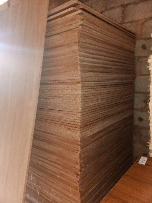 225pieces of HIGH GLOSSY MDF PARTICLE BOARD 1220*2440*18mm.