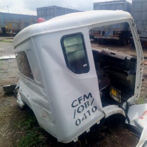 DAMAGED CABIN HEAD, 2 FIFTH WHEEL, ETC. – PLEASE AS BID AS SEEN
