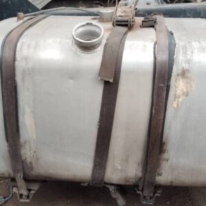SHACMAN TRUCK - DAMAGED ONE DOOR 2 BATTERIES & TANK