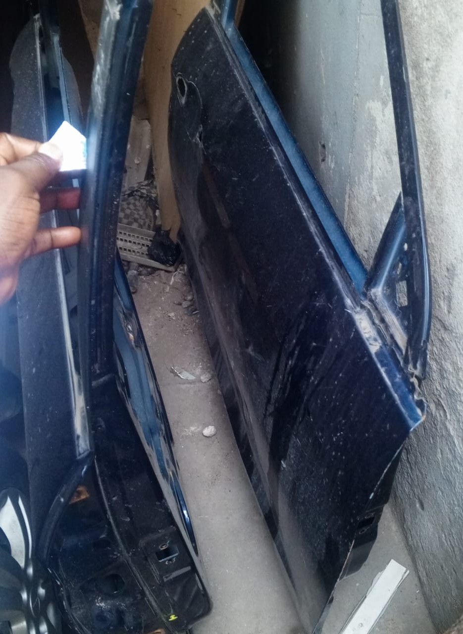 DAMAGED JETOUR DOORS