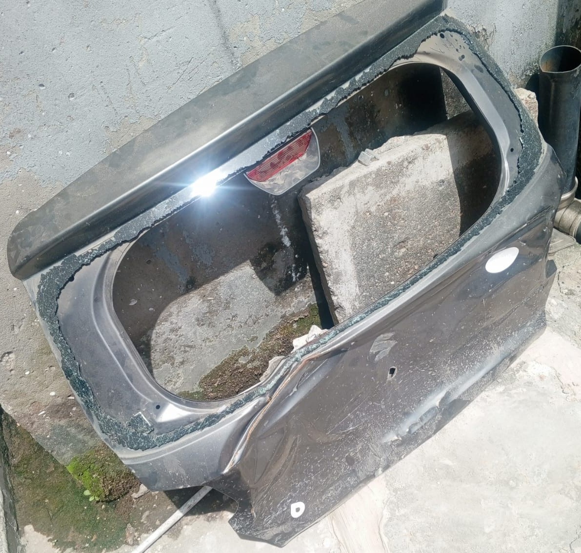 DAMAGED SUZUKI DOOR