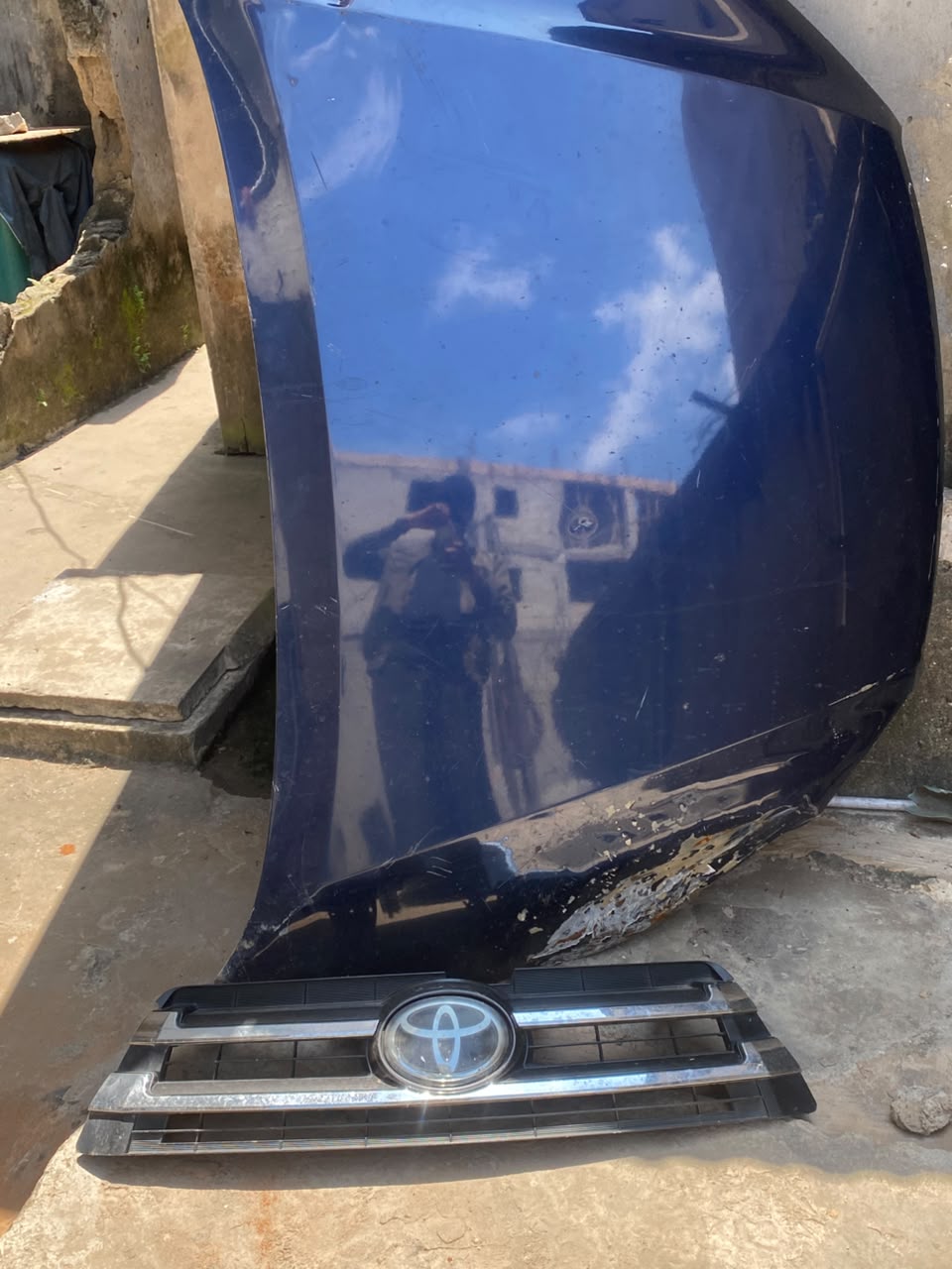 DAMAGED TOYOTA HIGHLANDER BONNET