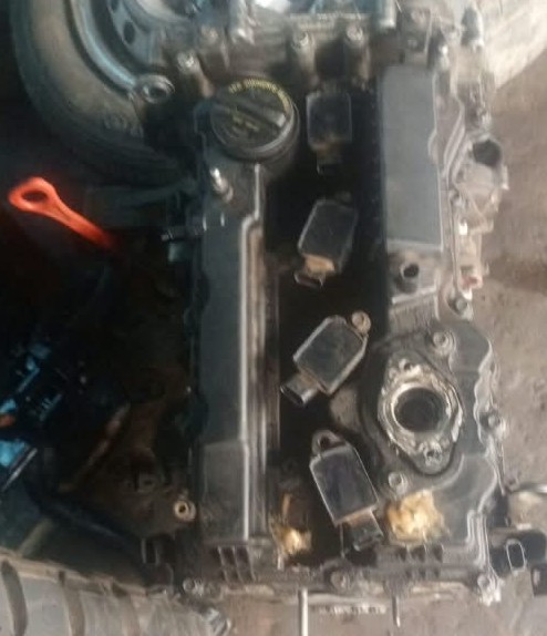 DAMAGED ENGINE OF HYUNDAI SONATA (AAA413JW)